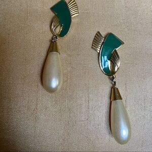 𝅺VINTAGE teardrop faux pearl earrings